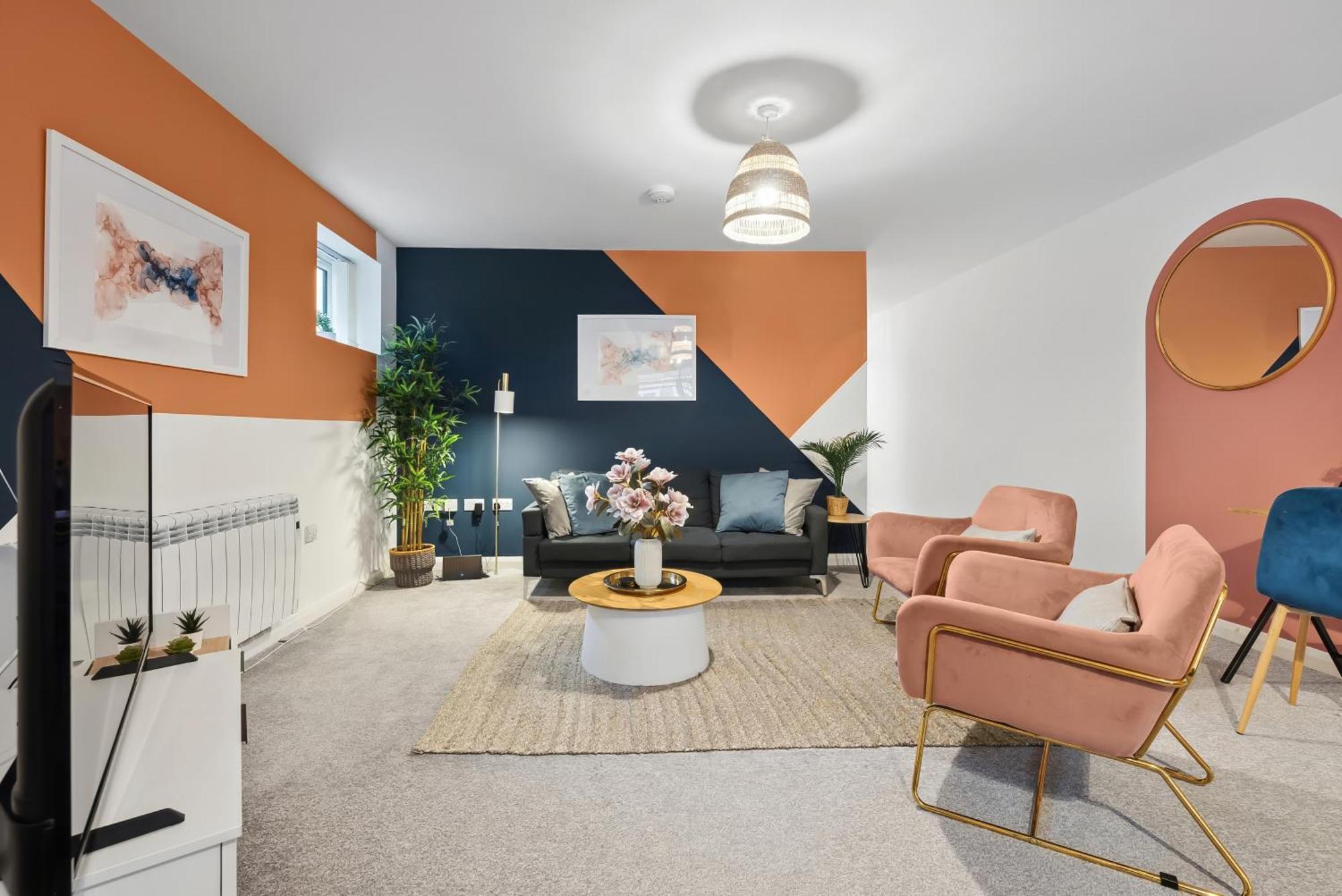 Corinium Lodge - Town Centre Apartment سيرنسيستر المظهر الخارجي الصورة