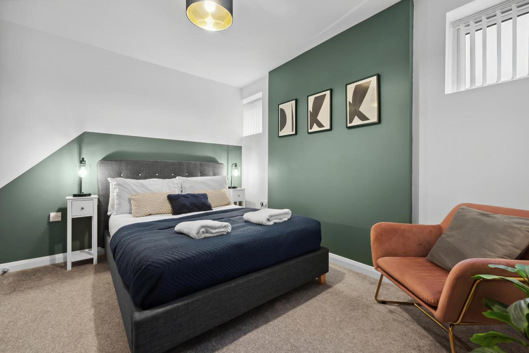 Corinium Lodge - Town Centre Apartment سيرنسيستر المظهر الخارجي الصورة